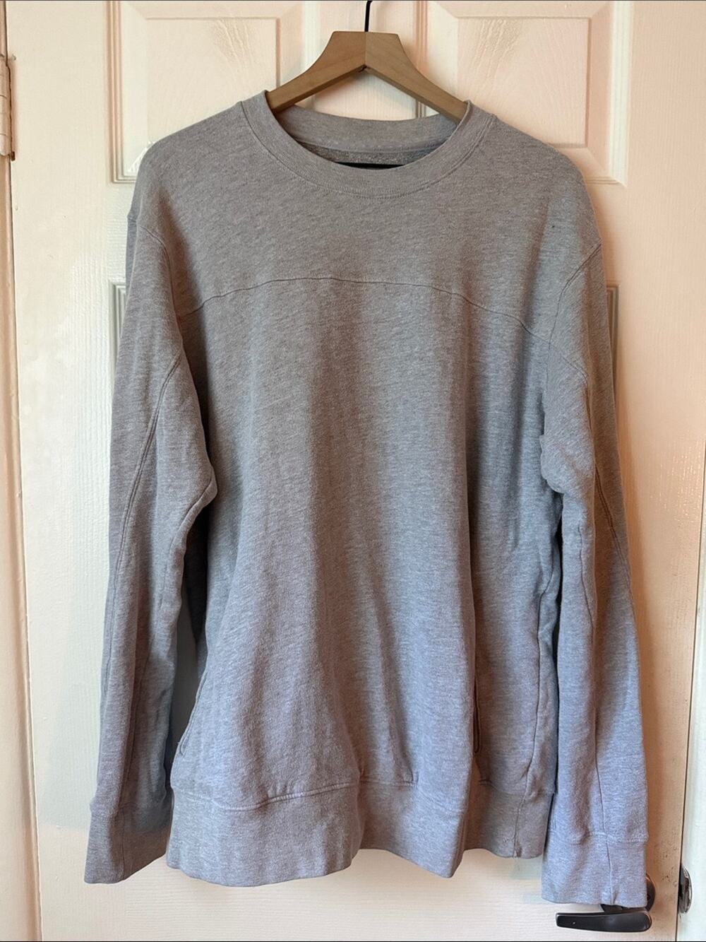Alo Light Grey Pullover Sweatshirt medium